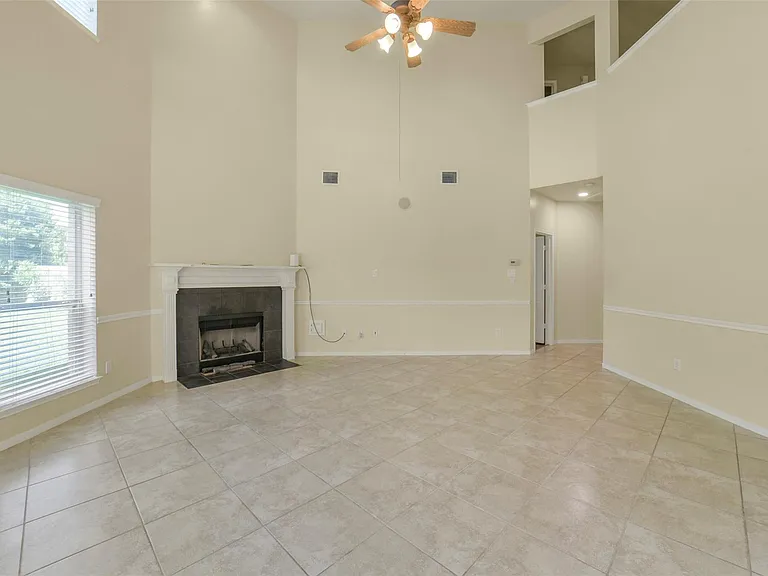2414 Falcon Knoll Ln — Photo 25