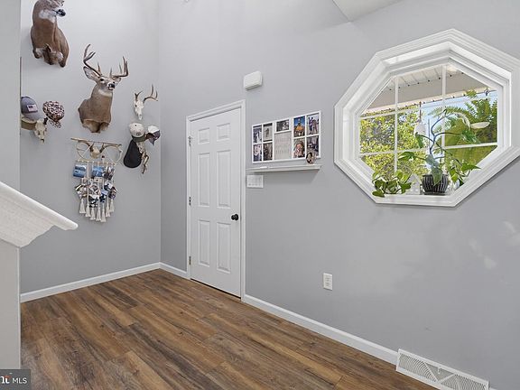 5th image of 2037 Wood Hall Way