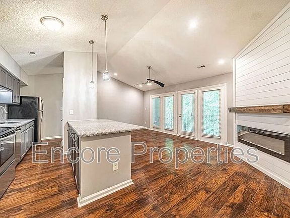 5th image of 1320 Park Glen Dr APT 304