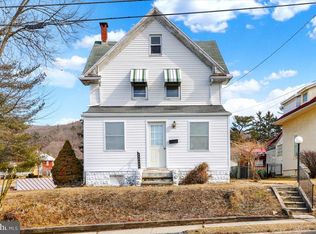 3439 Raymond St, Reading, PA 19605