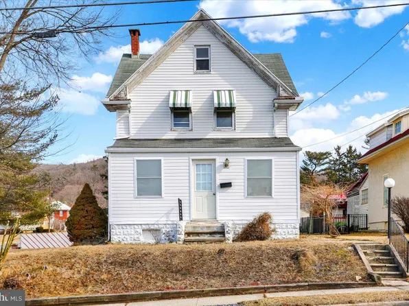 3439 Raymond St, Reading, PA 19605