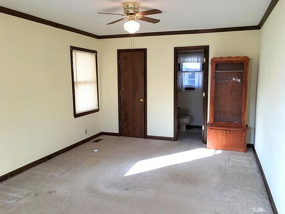 4th image of 238 N Arrowhead Dr
