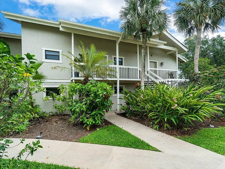 11863 Wimbledon Cir #407 — Photo 8