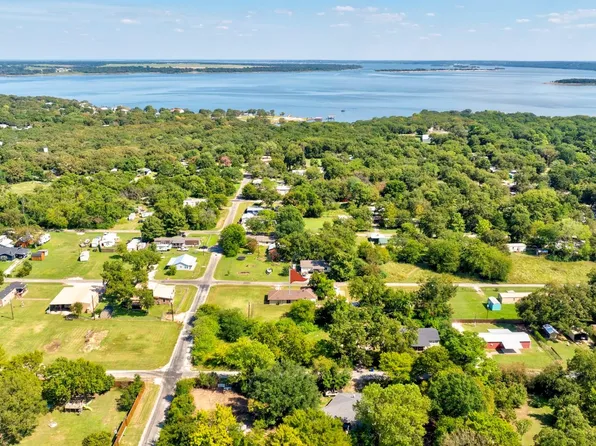 373 Old Shawnee Trail Dr, Gordonville, TX 76245