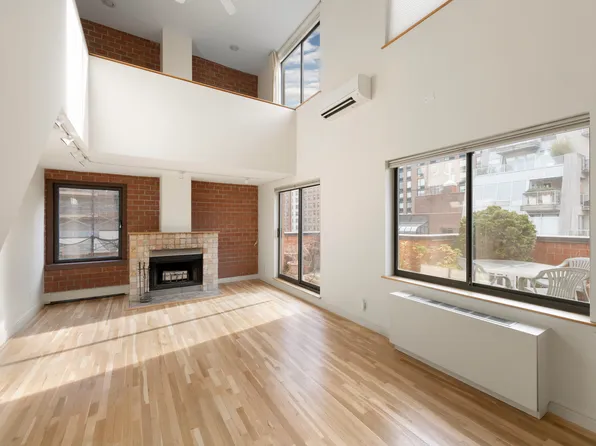 445 West 19th Street image 1 of 13