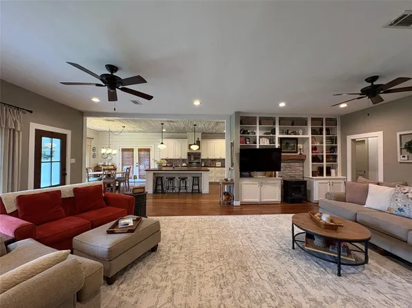 1699 Old Woodville Rd, Livingston, TX 77351