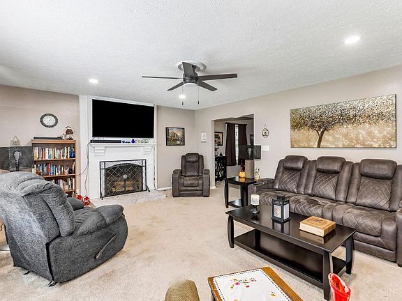 3rd image of 1200 Clovernook Dr