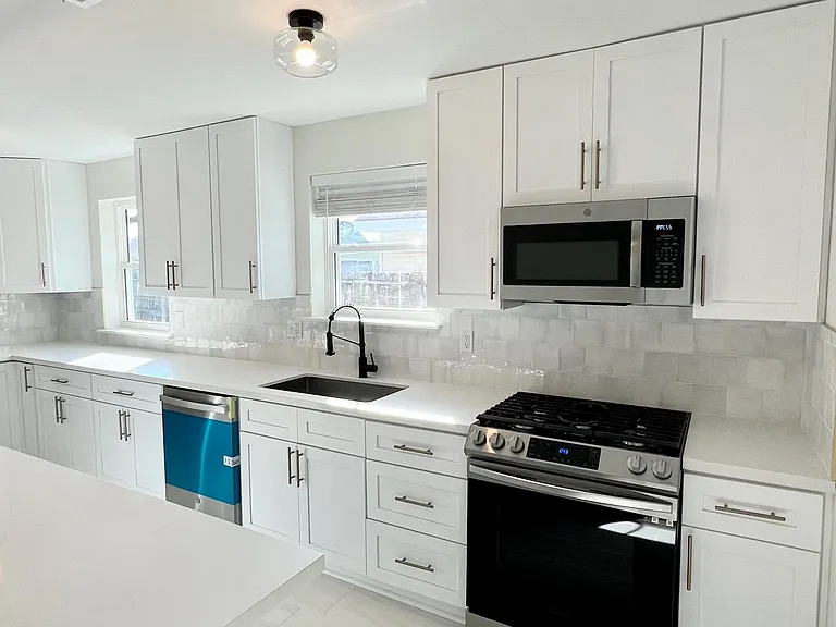 673 Cameron Ct — Photo 4