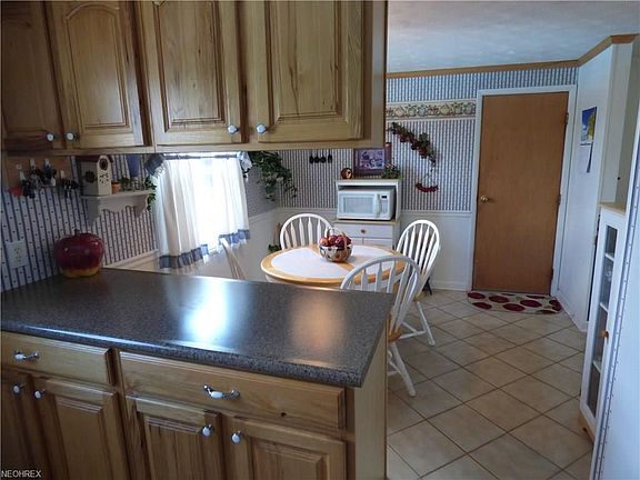 5th image of 311 Stewart Ave NW