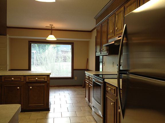 Kitchen and Breakfast Area