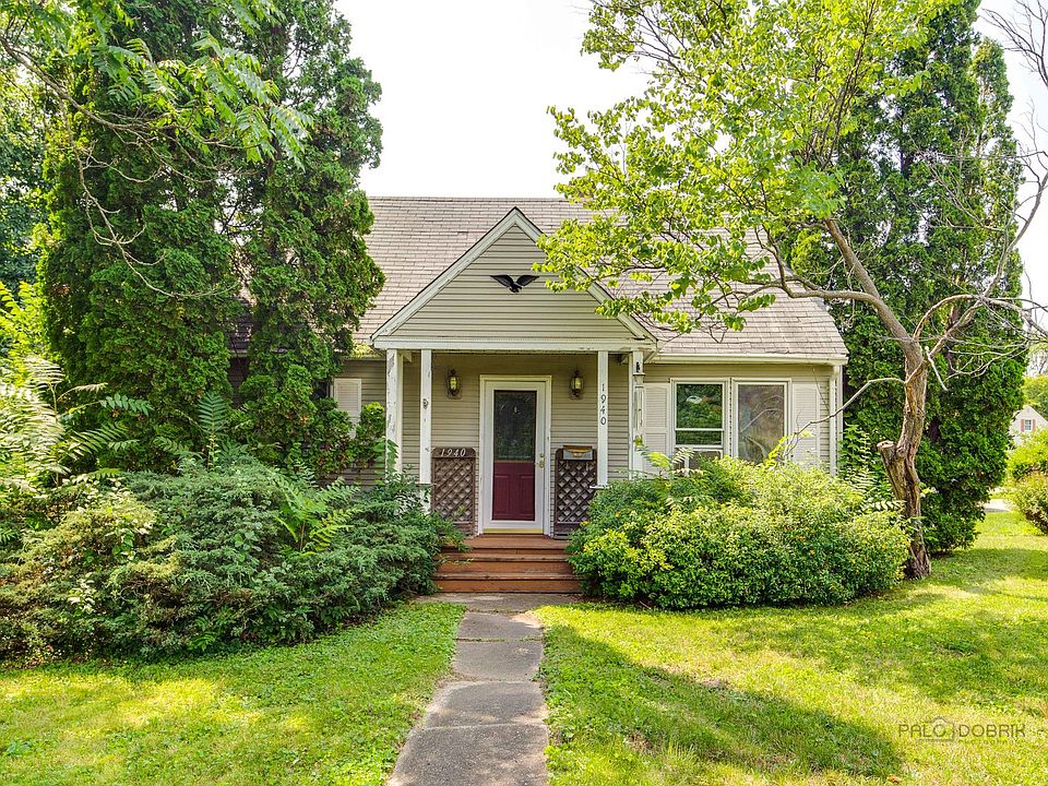 1st image of 1940 E Cedarwood Cir