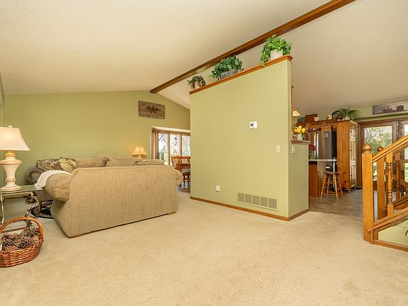 5th image of 1209 Sunflower Cir S
