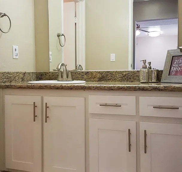 Shadow Mountain Apartments — Photo 32