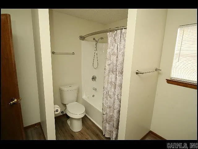 208 S Linden St #A — Photo 8