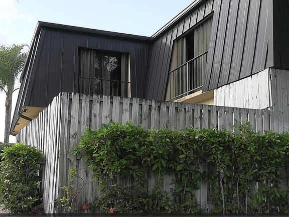 4th image of 2464 Waterside Drive