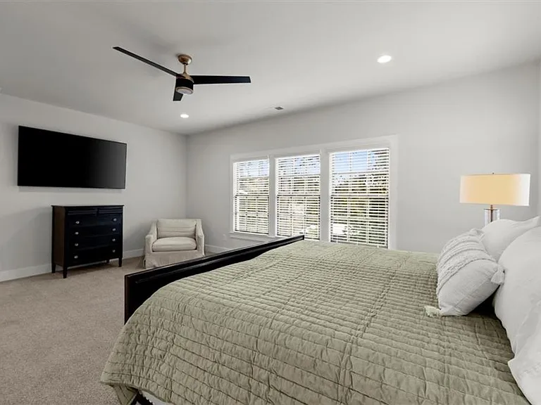 4001 Haverhill Dr NE — Photo 29