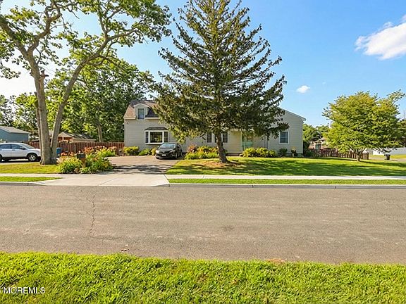 2nd image of 60 Sunset Drive