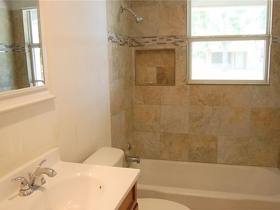 4th image of 1410 Avenue D