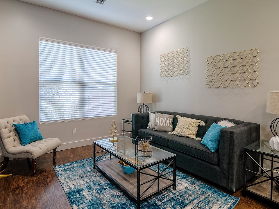 State Street Flats - Living Room