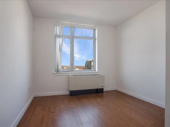 40-26 College Point Boulevard image 9 of 18