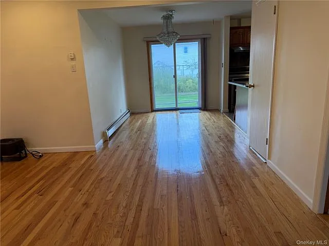 3 bed, 2.0 bath, 1800 sqft, $5,000 — Photo 3