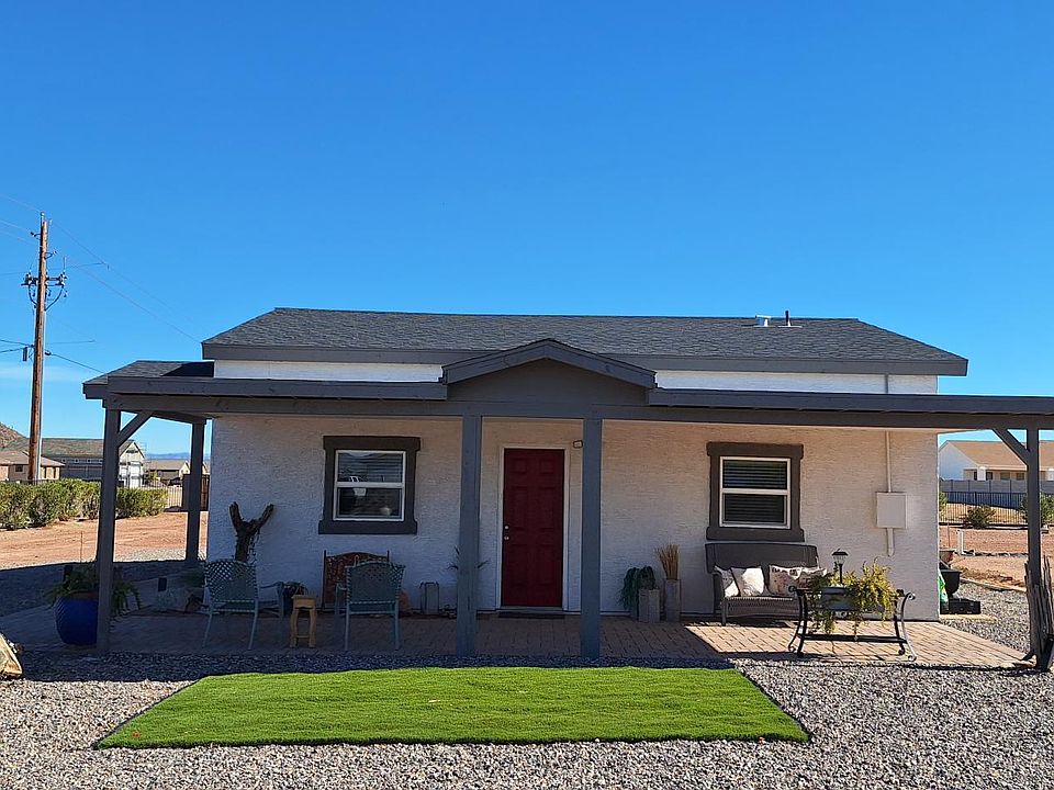 Covered patio with door entrance