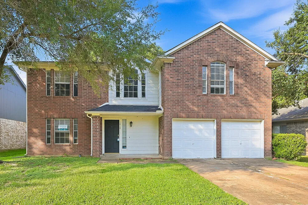 4 bed, 2.5 bath, 2303 sqft, $2,210 — Photo 1