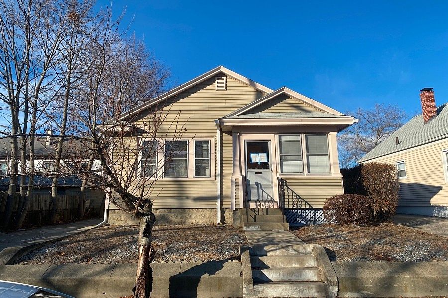 1st image of 458 Farmington Ave