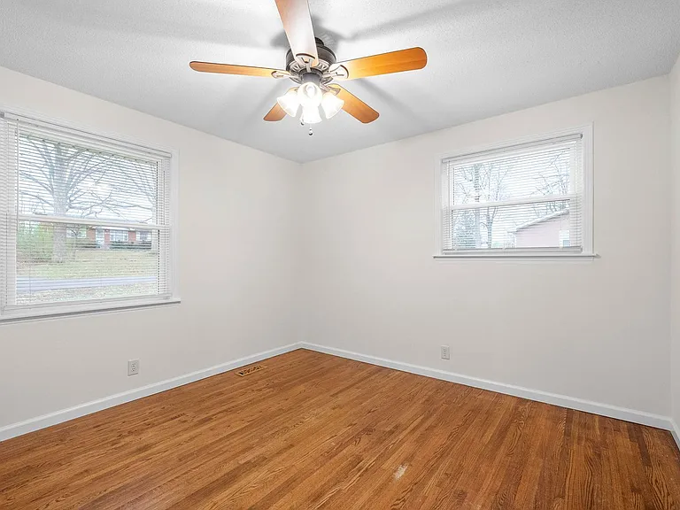 2522 Timberwood Dr — Photo 15