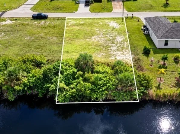 3024 NE 6th Ave, Cape Coral, FL 33909