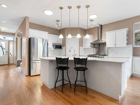 4th image of 190 E Woodpark Cir SW