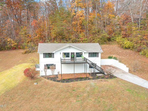 3rd image of 120 Wealdwood Dr