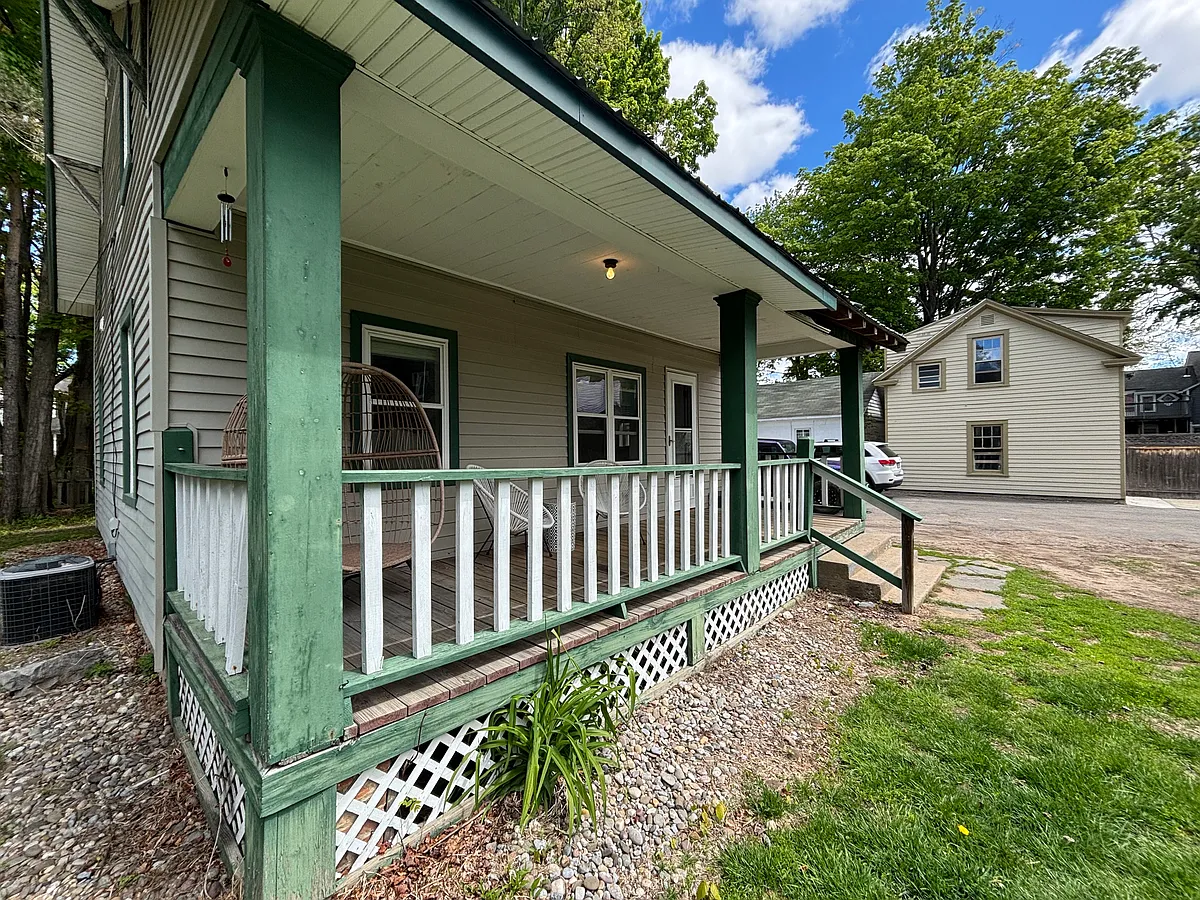 Building Photo - 165 Lake Ave #2