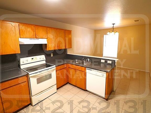 4th image of 3402 Hereford Ln