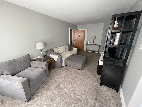5th image of 969 Smith Ave S APT 1