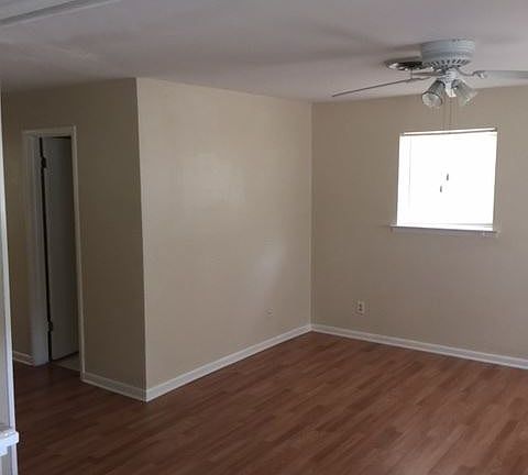 4th image of 104 W Denton St