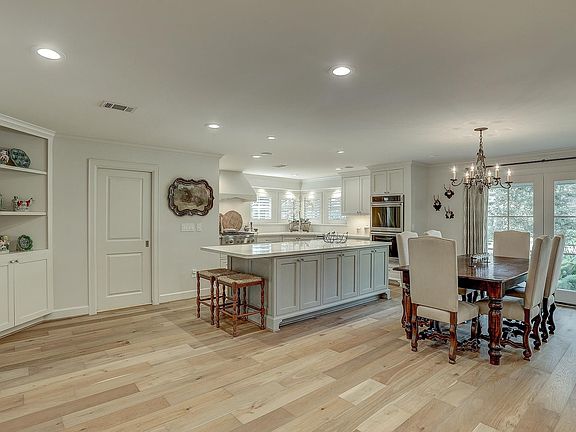5th image of 10027 Sugar Hill Dr
