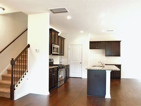 3rd image of 203 Heatherwood Ln Lot 23