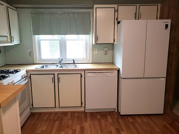 2nd image of 51 Victoria Ln
