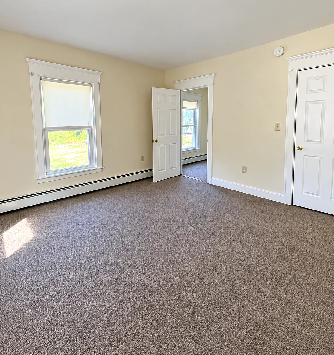 35 Maple Street - 2 — Photo 3
