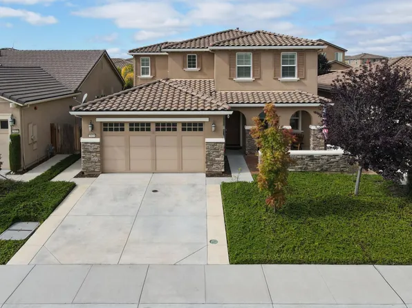 1610 Park Trail Dr, Hollister, CA 95023