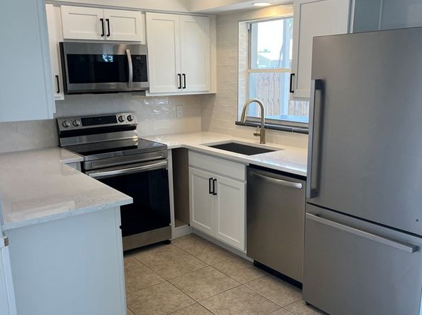 1435 New Point Comfort Rd #B