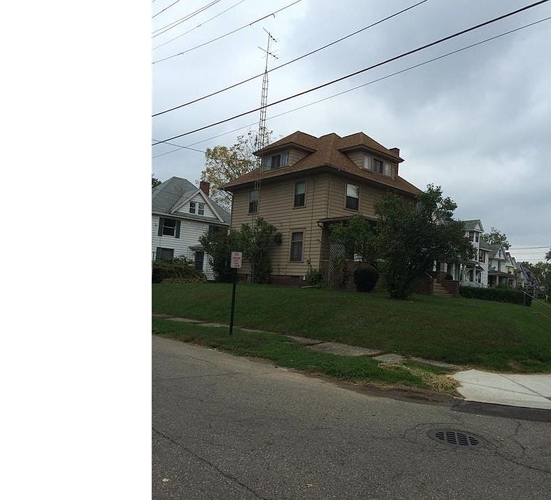 2nd image of 803 Fulton Rd NW