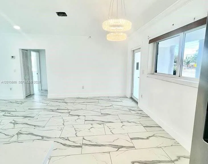 15925 NE 18th Ave — Photo 12