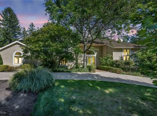 2655 Fairwood Dr, Pepper Pike, OH 44124