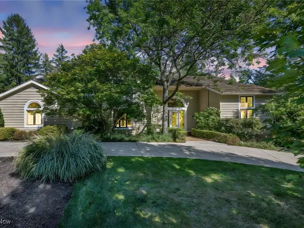2655 Fairwood Dr, Pepper Pike, OH 44124