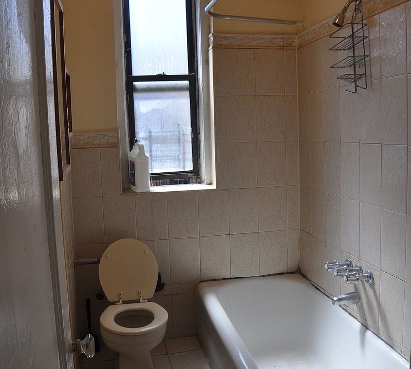 2nd image of 934 Carroll St APT D5