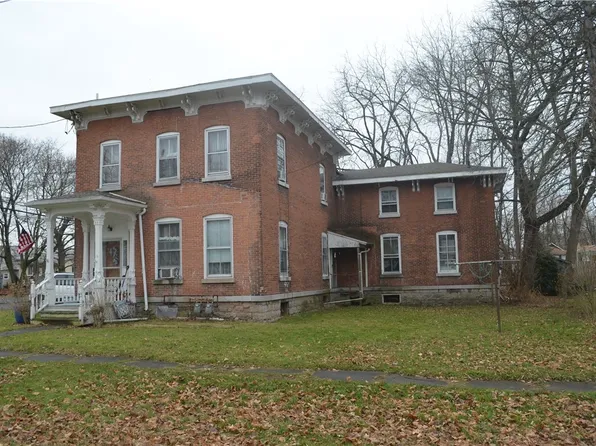 19 W Elisha St, Waterloo, NY 13165