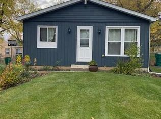 1322 Round Lake Dr, Round Lake Beach, IL 60073