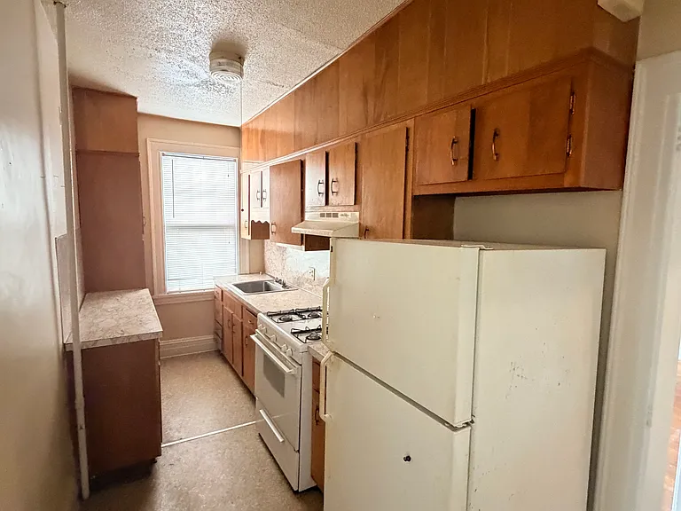 305 Main St #1-0 — Photo 3